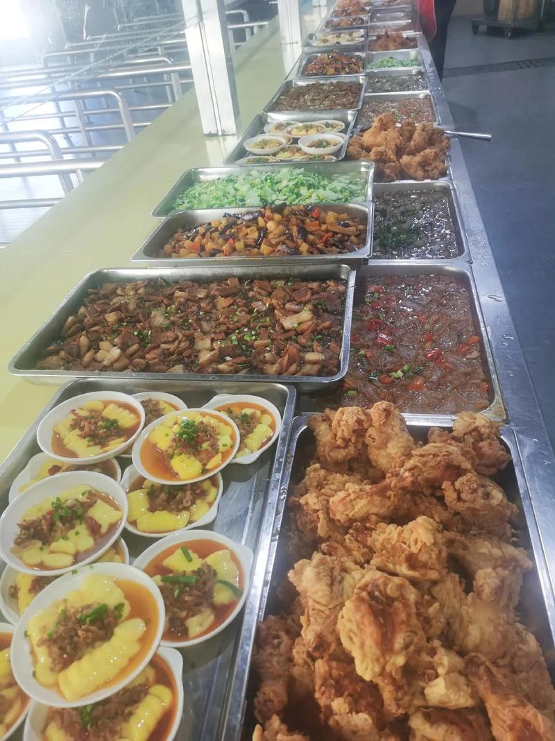 簡簡單單一餐 工廠食堂里的煙火氣與溫度