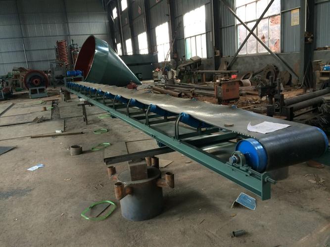 全自動小型爬坡皮帶滾筒輸送機流水線配件礦山機械設(shè)備_石城縣綠洲選